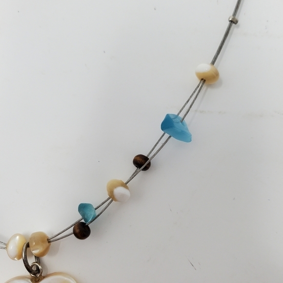Heart Shell Necklace - Picture 6 of 8